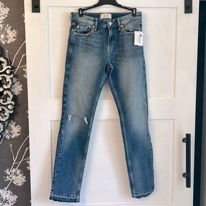 “ we the free” Free People five pocket distressed Jean size 26,  straight leg
